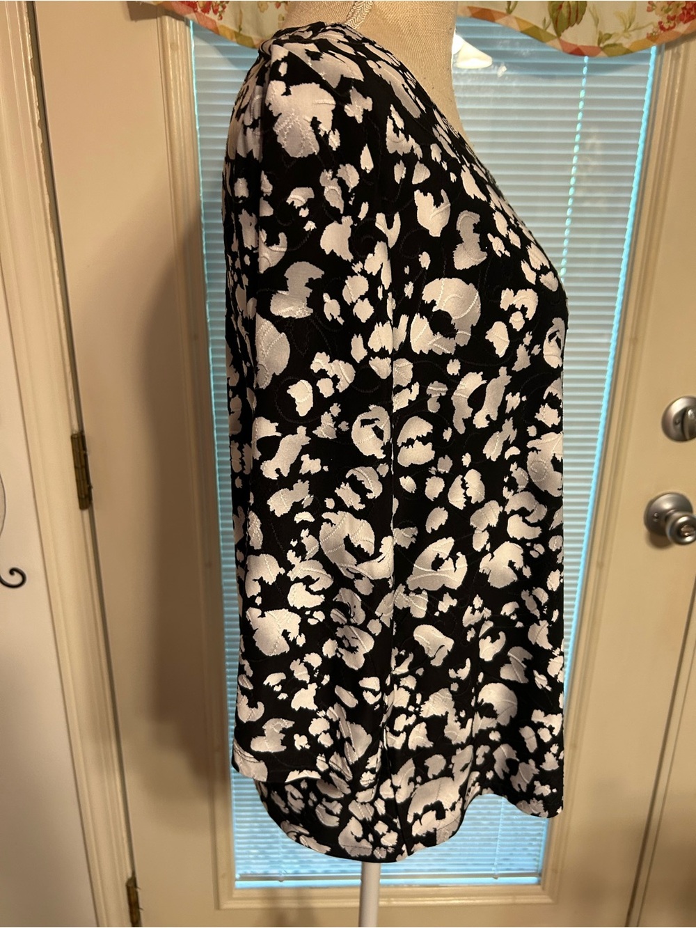 Blouse #507 - Picture 3 of 5